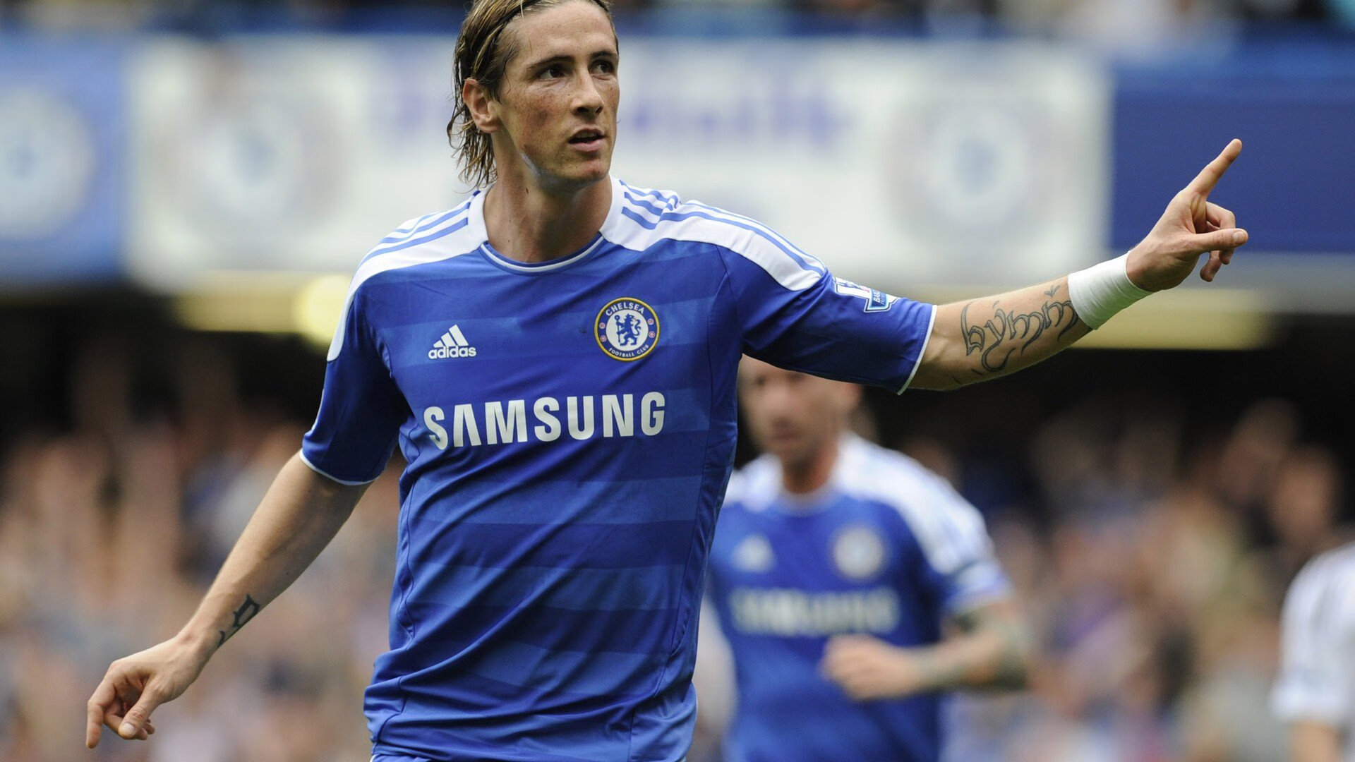 职业联赛设立球迷摄影日丰富观赛文化活动,足球赛摄影作品